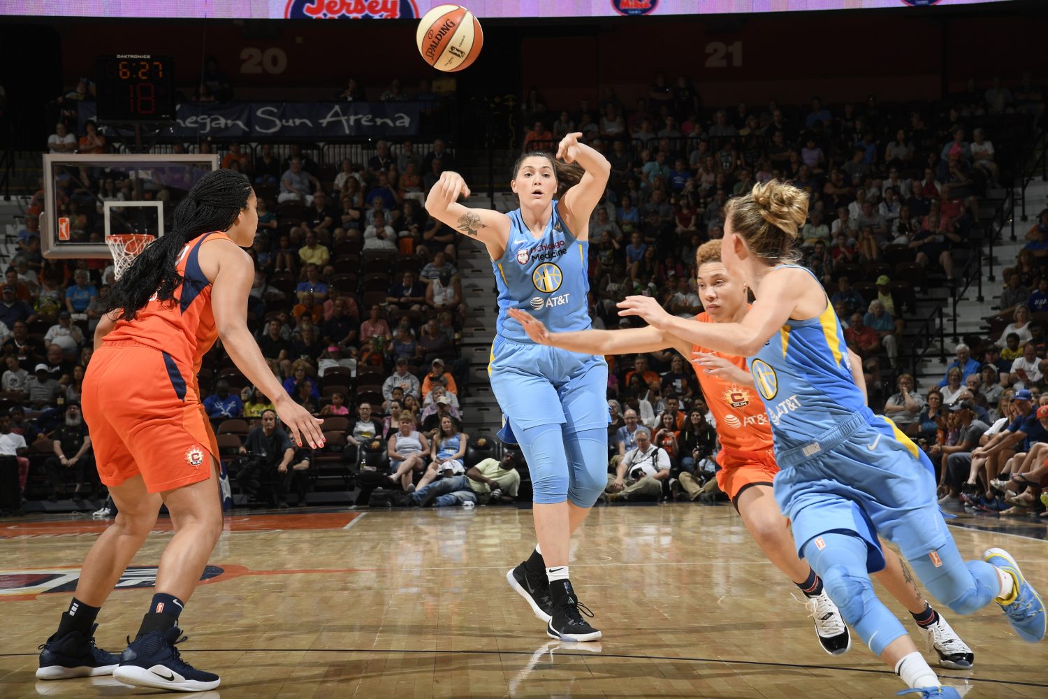 UNCASVILLE, CT - JULY 30: Stefanie Dolson #31 of the Chicago Sky passes the ball against the Connecticut Sun on July 30, 2019 at the Mohegan Sun Arena in Uncasville, Connecticut.  NOTE TO USER: User expressly acknowledges and agrees that, by downloading and or using this photograph, User is consenting to the terms and conditions of the Getty Images License Agreement. Mandatory Copyright Notice: Copyright 2019 NBAE  (Photo by Brian Babineau/NBAE via Getty Images)