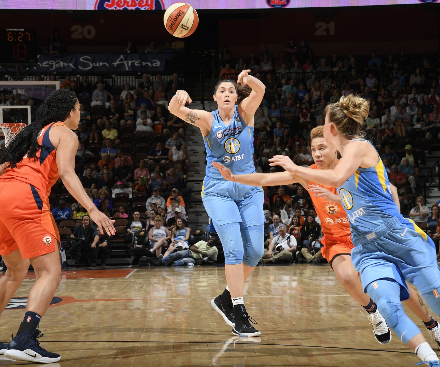 UNCASVILLE, CT - JULY 30: Stefanie Dolson #31 of the Chicago Sky passes the ball against the Connecticut Sun on July 30, 2019 at the Mohegan Sun Arena in Uncasville, Connecticut.  NOTE TO USER: User expressly acknowledges and agrees that, by downloading and or using this photograph, User is consenting to the terms and conditions of the Getty Images License Agreement. Mandatory Copyright Notice: Copyright 2019 NBAE  (Photo by Brian Babineau/NBAE via Getty Images)